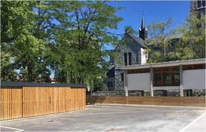 Izvedena tipska zaščita (ki vključuje tudi kolesarnico) pri hostlu Bearlog